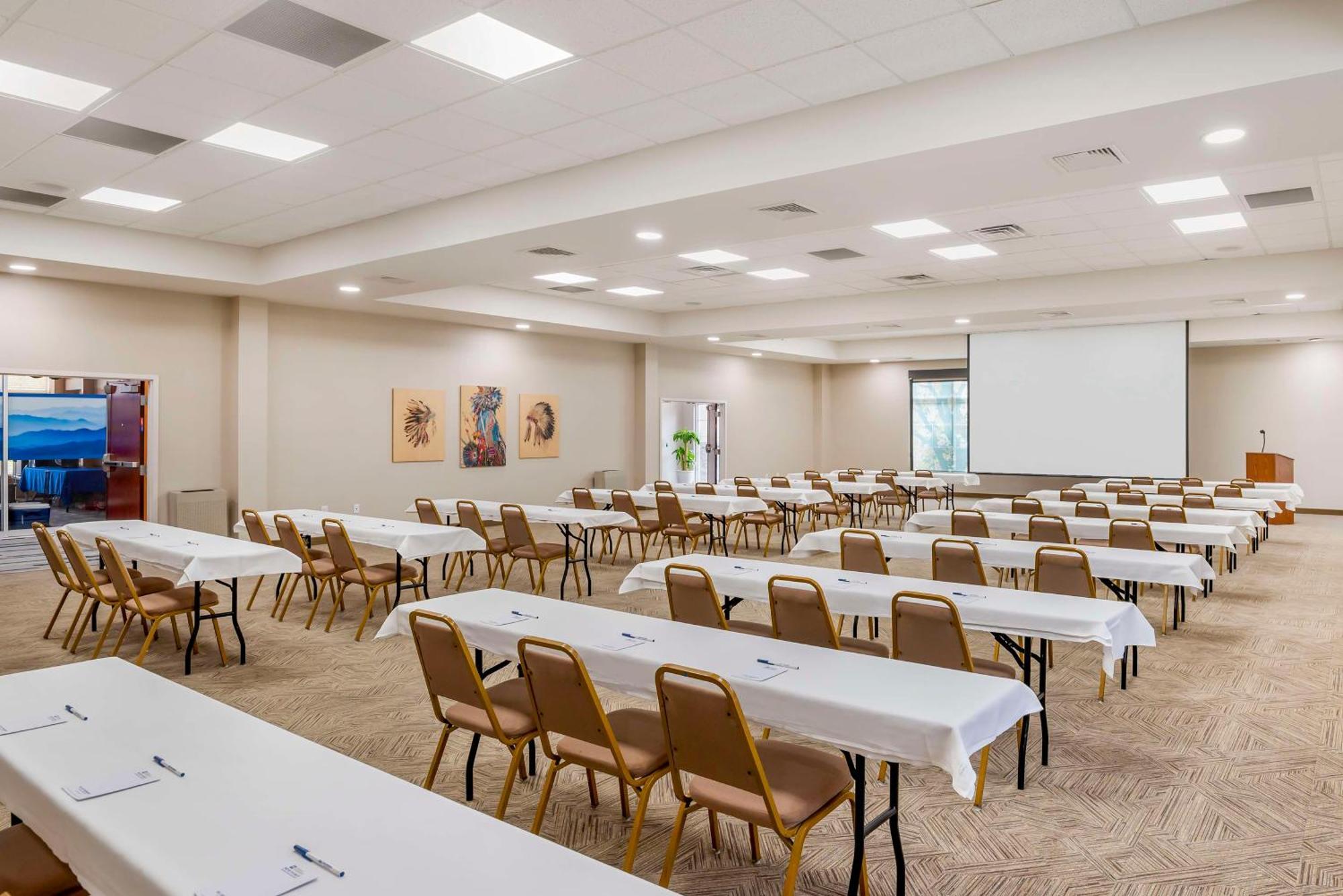 Best Western Plus Crossroads Inn & Suites Zion Crossroads Exteriör bild