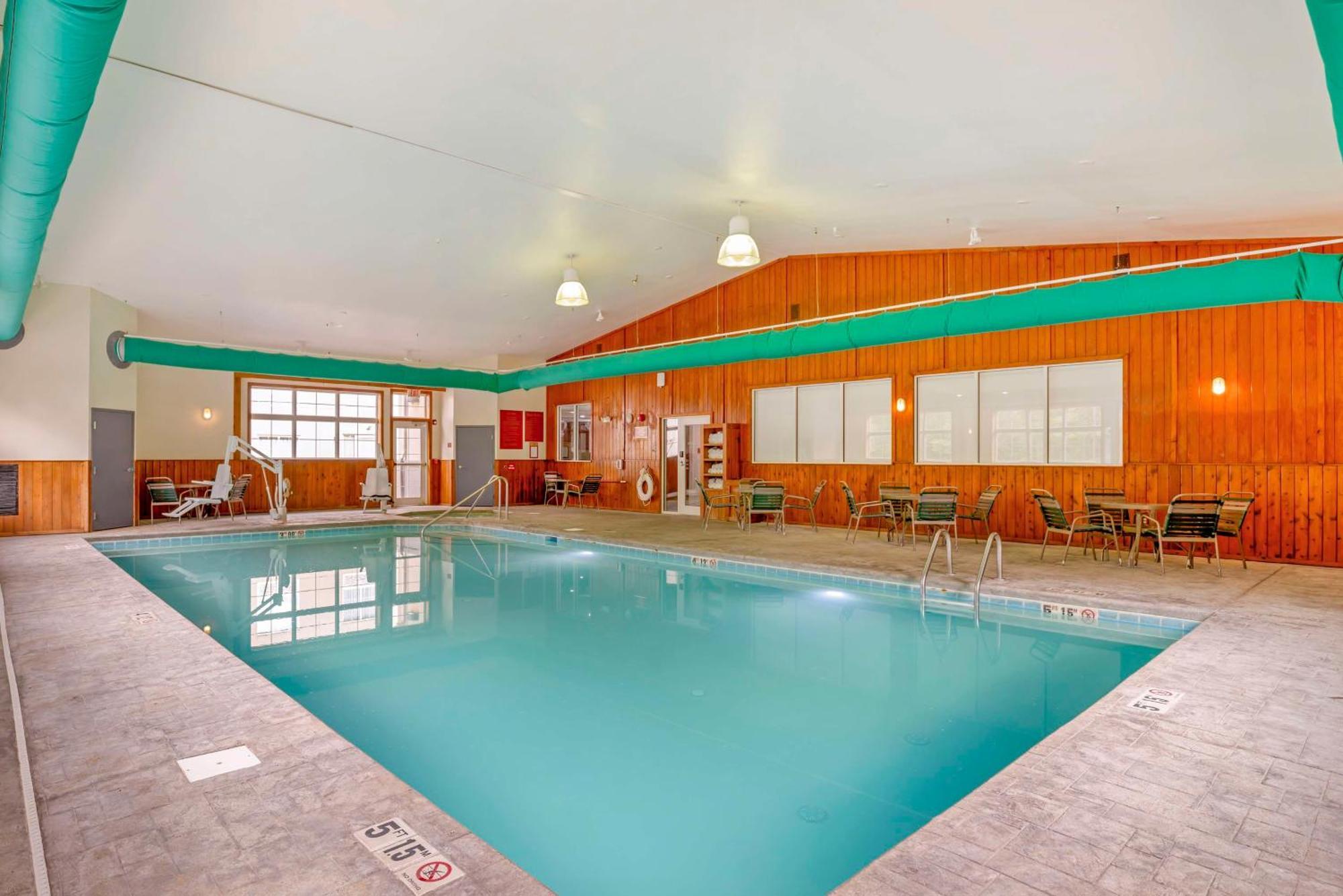 Best Western Plus Crossroads Inn & Suites Zion Crossroads Exteriör bild