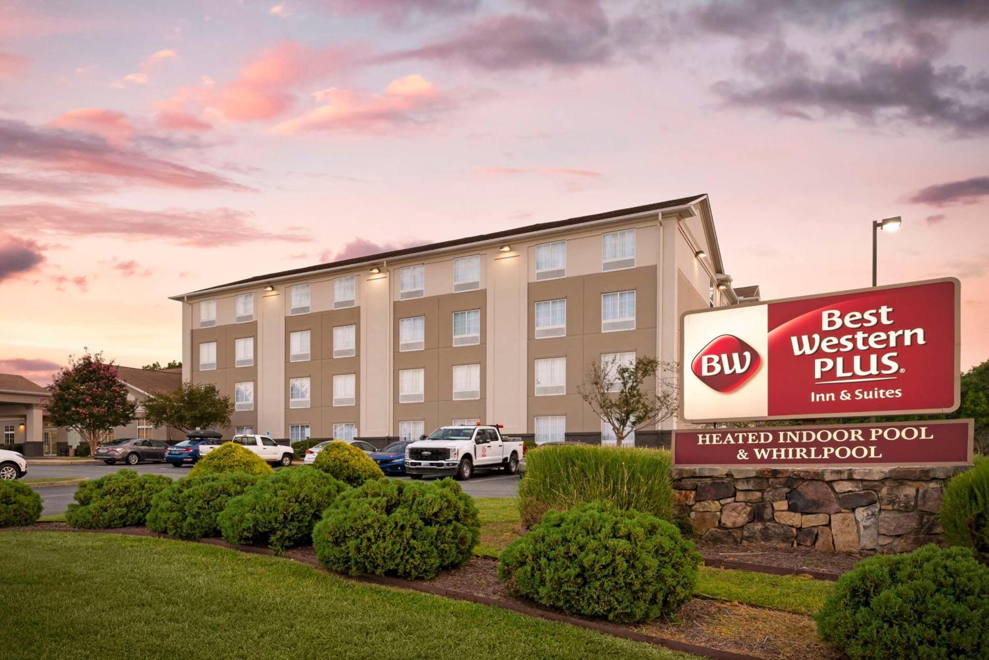 Best Western Plus Crossroads Inn & Suites Zion Crossroads Exteriör bild